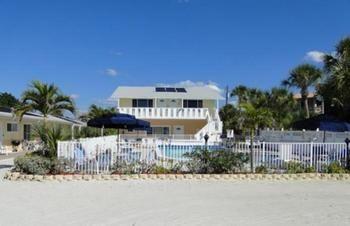 White Sands Beach Resort Голмс-Біч Екстер'єр фото