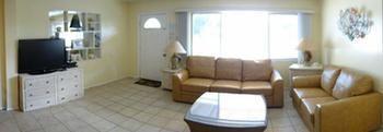 White Sands Beach Resort Голмс-Біч Екстер'єр фото